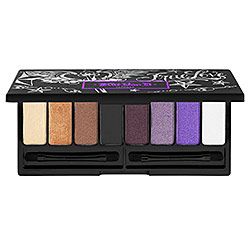 Kat Von D True Love palette Sadly discontinued but the Poetica palette is almost identical. Kat Von D Palette, Kat Von D Eyeshadow, Best Natural Makeup, Eyeshadow Set, Kat Von D Makeup, Palette Eyeshadow, Black Eyeshadow, Birthday Makeup, True Romance