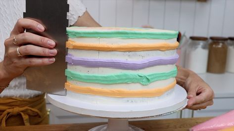 7 DIY Cake Hacks - British Girl Bakes Diy Taylor Swift Cake, Easy Taylor Swift Cake, Expensive Cake, Cake Diy Easy, Alice Cake, Taylor Swift Cake, Taylor Swift Birthday Party Ideas, Swift Party, British Girl