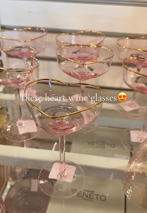 Heart Wine Glasses, Pretty Wine Glasses, Apartment Party Aesthetic, Wine Glasses Aesthetic, Wine Glass Aesthetic, Pink Wine Glasses, Girly Apartments, Pink Glasses, Dream Apartment Decor