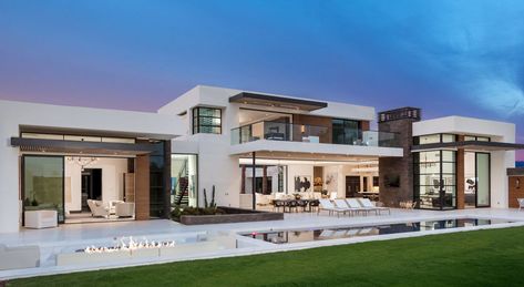 Modern Desert Home by South Coast Architects « HomeAdore House Exterior Mid Century, Exterior Mid Century Modern, Desert House Exterior, Desert Modern House, Modern Desert Home, Modern Desert, Contemporary Exterior, Modern Exterior House Designs, Architecture Model Making