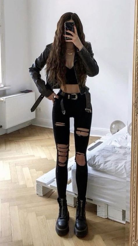 #Outfit_Ideas #Outfits #Outfit_Ideas_For_School #Outfits_Aesthetic #Outfit_Inspo_Fall #Outfit_Inspo_Casual #Outfits_For_School #Outfit_Inspirations #Outfit_Ideas_Summer #Outfits_Casuales #Outfits_For_Men #Outfit_Accessories #Outfit_Aesthetic #Outfit_Autumn #Outfit_Autumn_2024 #Outfit_Aesthetics_Types #Outfit_Airport #Outfit_Art #Outfit_Astethic #Outfit_Autumn_2024_Women #Outfit_Aeropuerto Elegant Rocker Outfit, Goth Fitness, Black Ripped Jeans Outfit, Womans Jeans, Ripped Jeans Outfit, Hipster Girls, Fashion Fails, Glam Outfit, Rock Outfits