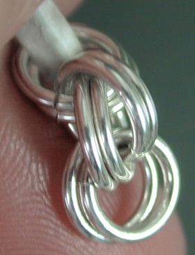 Double Sprial Earrings | Jewelry Making Blog | Information | Education | Videos Aluminum Wire Jewelry, Chainmail Patterns, Chainmail Earrings, Chainmaille Tutorial, Jump Ring Jewelry, Chainmail Bracelet, Diy Chain, Chain Maille Jewelry, Tiny Rings