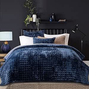 RECYCO Luxury Velvet Quilt Set King Size, Lightweight Velvet Comforter Set, Oversized Bedspread Coverlet Quilted Bedding Set, with 2 Matching Pillow Shams, for All Season, Navy Blue Quilted Bedding, King Size Comforter Sets, Velvet Comforter, Teal Bedroom, Velvet Bedding Sets, King Size Bedding Sets, Velvet Quilt, Quilt Comforter, Velvet Bed