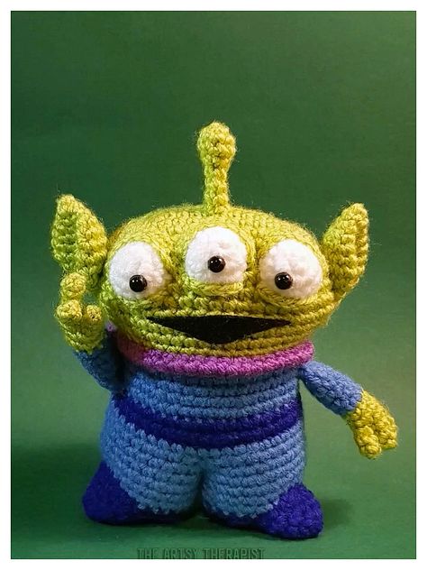 Amigurumi Alien Free Pattern / Amigurumi Cute Alien Crochet Toy Story, Monsters Inc Crochet, Amigurumi Alien, Lovey Crochet Pattern, Alien Patterns, Disney Crochet Patterns, Crochet Applique Patterns Free, Crochet Monsters, Easy Crochet Animals