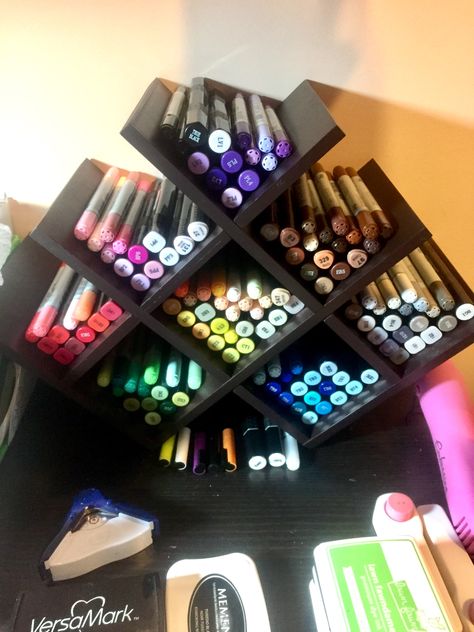 Tombow Marker Storage, Alcohol Marker Storage, Diy Marker Storage, Ikea Pegboard, Diy Pencil Holder, Diy Marker, Posca Marker, Tombow Markers, Marker Storage