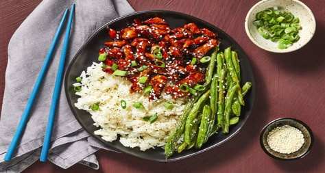 Looking for a quick and tasty weeknight dinner recipe? Our Hoisin Honey Chicken will hit the spot and is ready in just 20 minutes. Hoisin Honey Chicken, Spicy Meal Prep, Honey Chicken Recipe, Hoisin Chicken, Chicken Green Beans, Mushroom Rice, Hello Fresh Recipes, Diner Recept, Rice Bowls Recipes