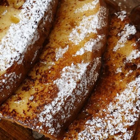 @rinasdippedtreats on Instagram: "Should I start a hack series? 🍞 Pound cake French toast for the win 👏🏽 Ingredients: • Sara Lee pound cake •Eggs •Vanilla •Cinnamon •Your choice milk! •Tiny bit of Heavy whipping cream •Powdered sugar •Maple syrup You can also top with your choice of any fruit! What hack do you want to see next? Comment below ⬇️ #tampabaking #tampabaker #bakinghacks #frenchtoast #poundcake #baking" Pound Cake French Toast, Cake French Toast, Sara Lee Pound Cake, Sara Lee, Sugar Maple, Whipping Cream, Heavy Whipping Cream, Baking Tips, Pound Cake