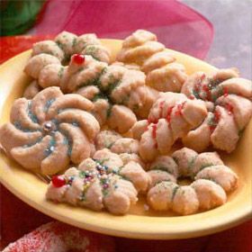 Spritz cookies from Kelly Ripa--buttery and easy to make with a cookie press. Xmas Foods, Press Cookies, Butter Spritz Cookies, Christmas Trays, Spritz Cookie, Spritz Cookie Recipe, Vegetarian Cookies, Spritz Recipe, Bakery Items