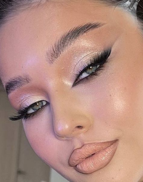 Volume Cat Eye Lash Map, Cat Eye Lash Map, Volume Cat Eye, Lash Map, Mekap Mata, Prom Eye Makeup, Cat Eye Lash, Eye Makeup Pictures, Smink Inspiration