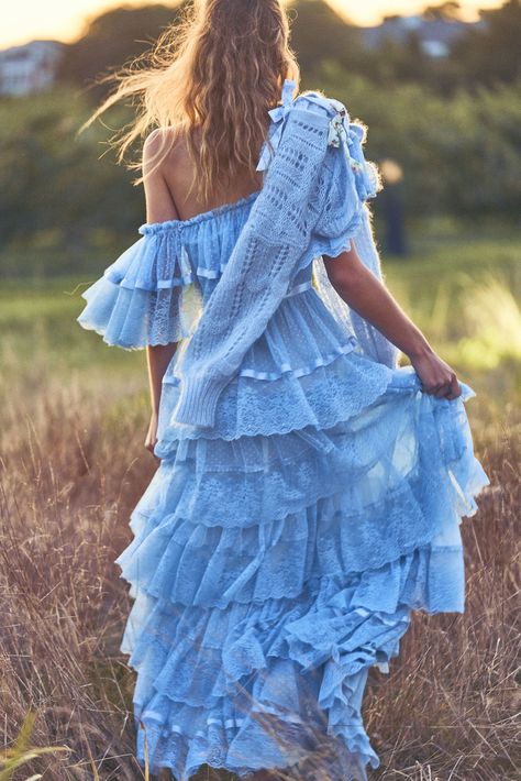 Love Shack Fancy Spring Summer 2020 Lookbook Rep Photoshoot, Loveshack Fancy, 70 Outfits, Tulle Maxi Dress, Love Shack Fancy, Summer Fits, Look Chic, Boho Outfits, Vestidos De Fiesta