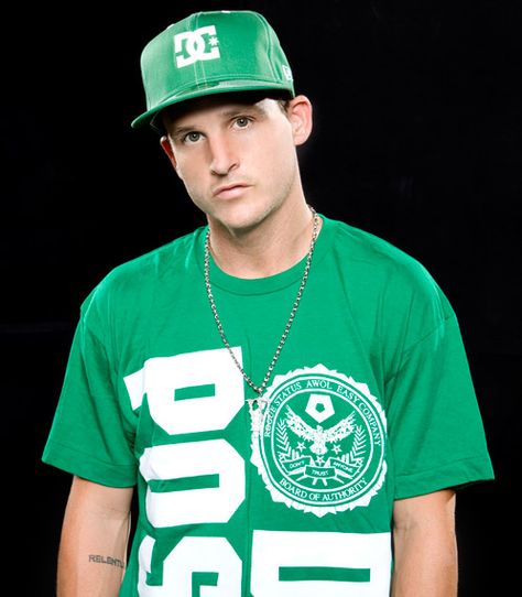 Rob Dyrdek, will you marry me? Rob Dyrdek, Tattoo On Wrist, Skateboarder, Building For Kids, Young Fashion, Wrist Tattoos, Man Crush, Hottest Celebrities, Hollywood Stars