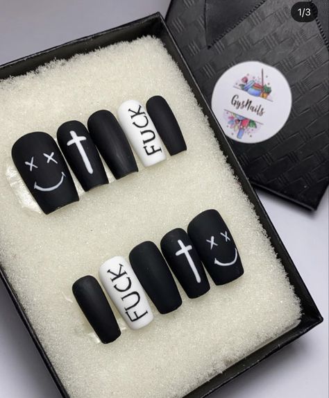 Nail Designs Tomboy, Elegant French Tip Nails, Summer Nail Styles, Nails French Tips, Black And White Nails, Disney Acrylic Nails, Gel Nails French, Quick Nail Art, Nails Elegant