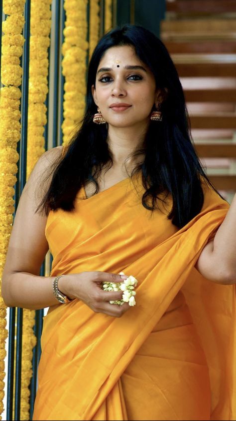 Follow For More Updateds and Visit Racehorse Entertainment Nyla Usha Saree, Nyla Usha, Aishwarya Lekshmi, Saree Photoshoot, Men Stylish Dress, Malayalam Actress, Beautiful Pics, Aesthetic Songs, Saree Look