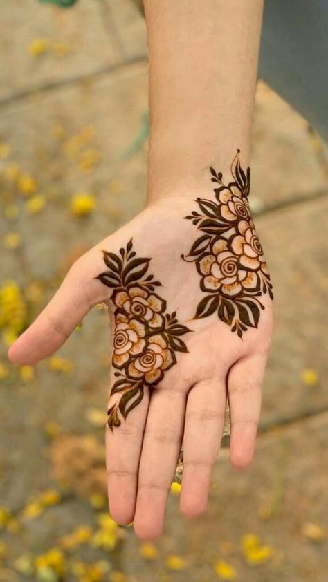 Mehndi Page Name Ideas For Instagram, Finger Mehendi Designs Simple, Mehandi Simple, Finger Mehndi Style, Beautiful Mehndi Designs, Short Mehndi Design, Henna Style Tattoos, Simple Mehendi Designs, Bridal Mehandi