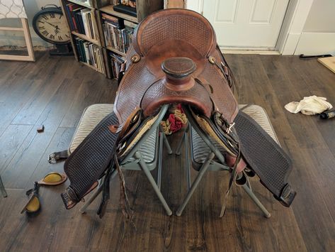 Saddle Repair Mecate Reins, Horse Tack Diy, Tack Board, Cattle Feed, Horse Bridle, Vacation Inspiration, Double Diamond, Learn A New Skill, Horse Saddles