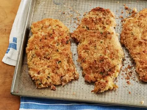 Leftover Buns, Easy Recipes For College Students, Chicken Cutlet Recipes, Breaded Chicken Cutlets, Chicken Cutlet, Bake Chicken, Tender Meat, Cutlets Recipes, Breaded Chicken Breast