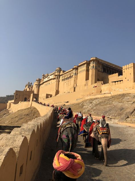 Amer Fort Jaipur Photography, Rajasthan Snap, Traveller Aesthetic, Amer Fort Jaipur, Buddha Background, Jaipur Travel, Diwali Photography, Rajasthan Royals, Amer Fort