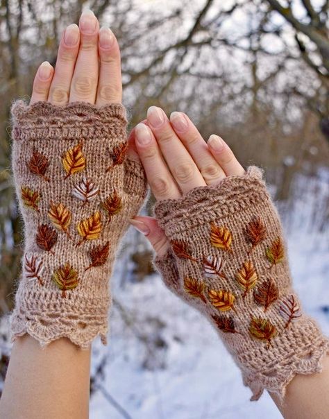 Bruges Lace, Glove Pattern, Crochet Gloves Pattern, Knitted Mittens, Crochet Mignon, Crochet Fingerless Gloves, Hand Gloves, Fingerless Gloves Knitted, Crochet Gloves