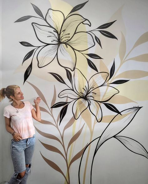 Giselll 🌟 Murales | Un diseño más que voy dejando! 💯💯📌💫 A ver quién más de mi público se atreve a que les pinte este bello mural 🫶🌟🌟😁 - - 💘💘💘💘💘💘💘 | Instagram Boho Wall Murals Painted, Boho Art Painting, Wall Murals Diy, Creative Wall Painting, Boho Painting, Diy Wall Painting, Wall Art Diy Paint, Flower Drawing Design, Bedroom Wall Designs