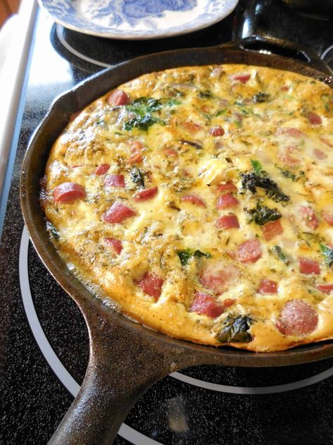 Skillet Frittata, Fritata Recipe, Cast Iron Skillet Recipes Dinner, Cast Iron Skillet Cooking, Skillet Dinner Recipes, Iron Skillet Recipes, Cast Iron Skillet Recipes, Skillet Dinners, Cast Iron Recipes