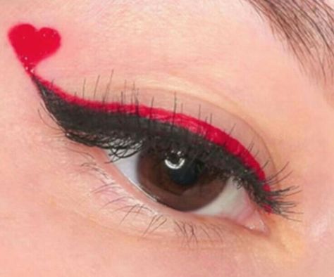 Canada Day Makeup Eyes, Valentines Graphic Eyeliner, Fun Graphic Eyeliner, Valintens Makeup Looks, Easy Valentine’s Day Makeup, Makeup Saint Valentin, Valentine Make Up, Red And White Eyeliner, Simple Valentine’s Day Makeup