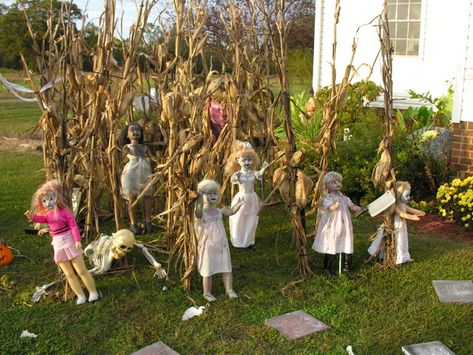 Zombie Haunted Trail, Children Of The Corn Costume, Children Of The Corn Halloween Ideas, Haunted Trail Ideas, Halloween Outdoors, Corn Costume, House Themes, Trail Ideas, Haunted Trail