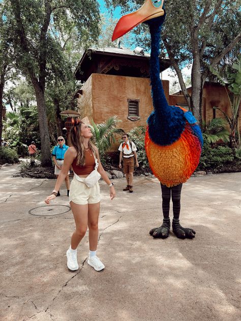 Animal Kingdom Instagram Pictures, Disney Outfits Women Animal Kingdom, Animal Kingdom Outfit Summer, Cute Animal Kingdom Outfit, Universal Outfit Ideas Summer, Disney Animal Kingdom Outfit Ideas, Up Disney Outfit, Animal Kingdom Disney Outfit, Disney Outfits Animal Kingdom