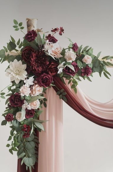 Wedding Walkway, Color Durazno, Burgundy And Blush Wedding, Maroon Wedding, White Plum, Arch Decoration, Wedding Arch Flowers, Wedding Altars, Arch Flowers