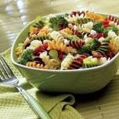 Wacky Mac Broccoli Wacky Mac Pasta Recipes, Sun Dried Tomato Salad, Dried Tomato Salad, Broccoli Pasta Salad, Mac Salad Recipe, Tomato Salad Recipe, Mac Salad, Tomato Salad Recipes, Tossed Salad