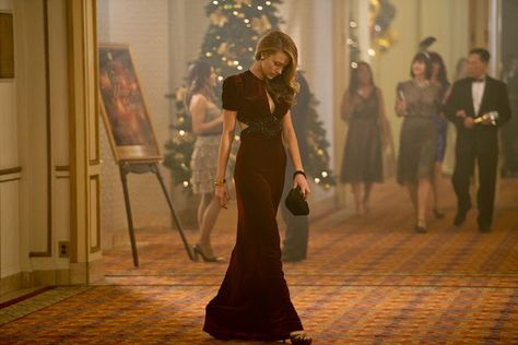 Blake-Lively-Age-Of-Adaline-Costumes Blake Lively Age, The Age Of Adaline, Age Of Adaline, Blake Lively Style, 1940s Dresses, Fashion Gallery, Blake Lively, Celebrity Dresses, Fancy Dresses