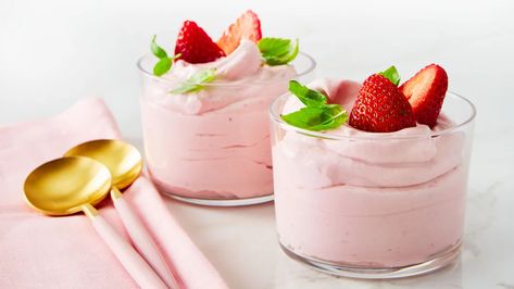 Strawberry Basil Mascarpone Mousse - Clean Eating Barbie Chef, Strawberry Mousse Recipe, Mascarpone Mousse, Mousse Mascarpone, Mascarpone Recipes, Mascarpone Dessert, Clean Dessert, Strawberry Things, Strawberry Basil