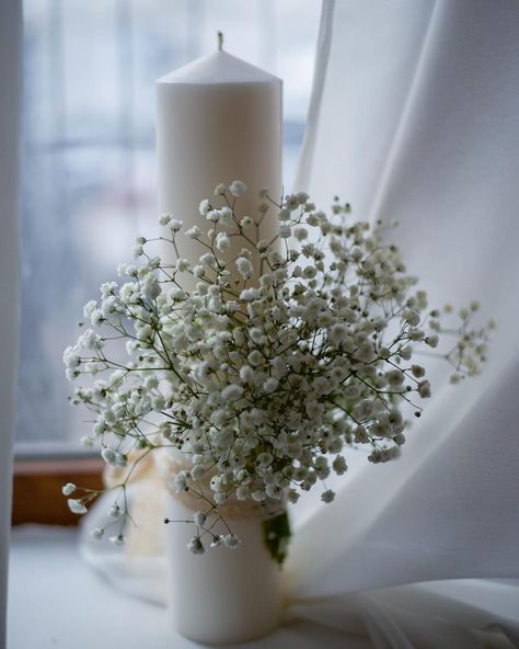 PASTEL on Instagram: ““Sometimes the smallest things take up the most room in your heart” - Winnie the Pooh #babybreath #christening #decor #fragile #pure…” Gypsophila Table Centres, Baby Christening Decorations, Top Table Gypsophila, Roses And Gypsophila Centrepiece, Christening Table Decorations, Baby’s Breath Wedding Centre Pieces, Candle For Christening Diy, Bride Candle, Christening Decor