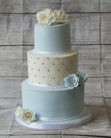 3 Tier Wedding Cake Dusty Blue, Sweet 16 Cake Ideas Blue, Light Blue Sweet 16 Cakes, Sky Blue Cake Ideas, Quince Cakes Blue, Sweet 16 Cakes Blue, Blue 3 Tier Cake, Blue Quince Cake, Blue Sweet 16 Cake