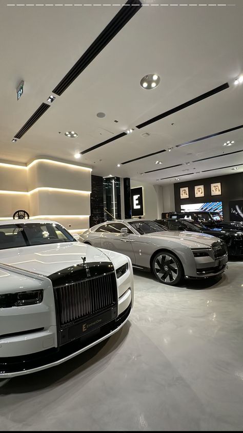 Rich Lifestyle Wallpaper, Car Garage Aesthetic, City Life Aesthetic, Top Luxury Cars, House Design Pictures, Rich Lifestyle, Dream Life House, Luxury Aesthetic, Future Goals