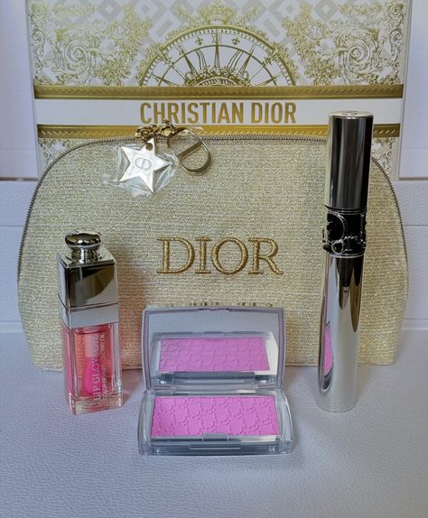 Dior Gift set 🎁 #dior #giftset Dior Gift Set, Dior Gift, Dior Makeup, Christian Dior, Gift Set, Dior, Lips, Makeup, Gifts