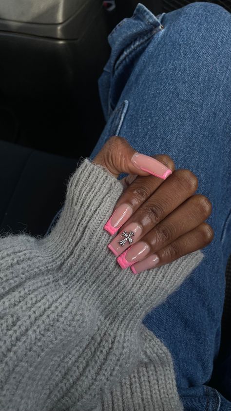 Pink And Chrome Nails, Nails Chrome Heart, Pink Nails Chrome, Acrylic Nails Chrome, Nails Chrome, Cute Short Nails, Chrome Nails, Chrome Hearts, Short Nails