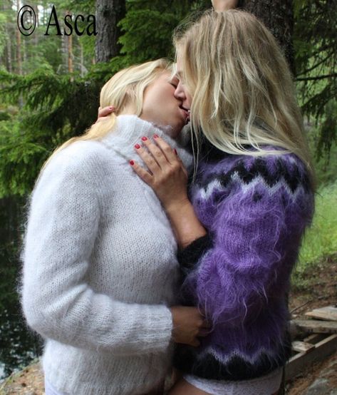 Mohair Sweater Fluffy, Pull Angora, Fuzzy Mohair Sweater, Pull Mohair, Big Sweaters, Girls Together, Fluffy Sweater, Tumblr Image, Ladies Turtleneck Sweaters