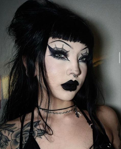 Santana Barela, Edgy Makeup Looks, Goth Subculture, Edgy Makeup, Gothic Makeup, Goth Makeup, Music Fashion, Artistry Makeup, Makeup Inspo