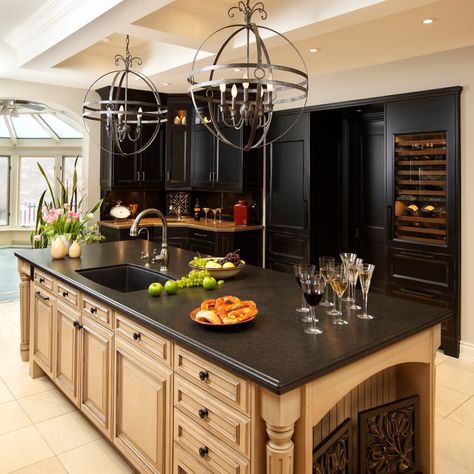 Never plain. Never simple. ✨ Black Pearl is one of those dark granites that is not simply black – it has countless speckles of blacks, golds, silvers, browns, greens, and various shades of gray. 😊 Take a look at our selection of countertops on our website. 😍 📷 Houzz  #granitecountertop #granite #quartzcountertop #countertops #kitchencabinets #kitchencountertop #quartzkitchen #kitchenbeautiful #marthastewartliving #kitchendecor #kitchendesign #kitchenchronicles #interiorstyling #homedecorideas Black Granite Countertops Kitchen, Beautiful Kitchen Countertops, Honed Granite Countertops, Black Granite Kitchen, Kitchen Design Countertops, Outdoor Kitchen Countertops, Dark Countertops, Black Granite Countertops, Black Kitchen Cabinets