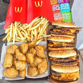 Let’s be honest, isn’t @mcdonalds always clutch in any situation?🤔 Also, are you guys a Big Mac or Quarter Pounder fan?🍔🔥.⠀🍴: (Quarter Pounder, Chicken Nuggets, French Fries with BBQ, Ranch, Sweet & Sour sauce).📍: @mcdonalds . . ——————————————— ⠀#9gag #foodporn #igfood #nomnomnom #losangeles #complex #yahoofood #oc #yelpoc #comfortfood #foodie #zagat #vscofood #orangecounty #carbs #buzzfeedfood #foodblogger #cheatmeal #nyceats #beautifulcuisines #mcdonalds #cheatday #chickennuggets #fren Mcdonalds Recipes, Cute Lips, Selfcare Skincare, Sleepover Food, Junk Food Snacks, Deilig Mat, Animals Cute, Food Goals, Food Platters