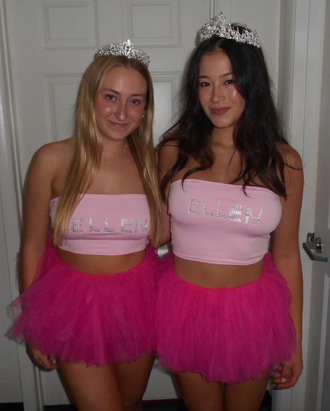 Blonde Brunnete Duo Costume, Blonde And Brunette Duo Halloween, Blonde And Brunette Duos Movies, Sophia Grace And Rosie Costume, Blond And Brunette Halloween Costumes, Halloween Costume Brunette, Blonde And Brunette Halloween Costumes, Brunette Baddie, Halloween Costume Duo