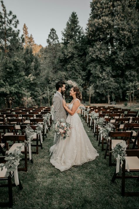 Wedding Venue Lake, California Honeymoon, Mountains Wedding, Wedding Rentals Decor, Southern California Beaches, Mountain Wedding Venues, Event Website, Lake Arrowhead, Ceremony Seating