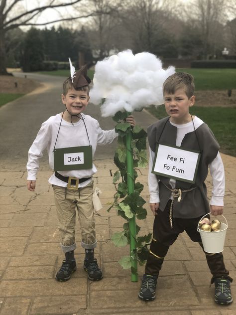 Jack with his beanstalk and the Giant with his golden eggs- twin costumes Nursery Rhyme Costume, Kids Book Character Costumes, World Book Day Outfits, Goose Costume, Book Characters Dress Up, Twin Costumes, Peter Pan Costume, Nursery Rhymes Preschool, Character Dress Up