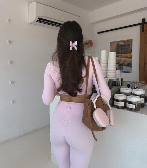 Pink Workout Clothes Aesthetic, Pink Pilates Princess Clothes, Pink Pilates Princess Wardrobe, Workout Set Outfit, Aesthetic Pink Workout Outfit, Pink Gym Outfit, Pilates Princess Outfit, Pink Workout Outfit, Workout Sets Outfit