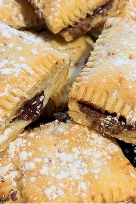 Nutella Puff Pastry Nutella Puffed Pastry, Nutella Stuffed Puff Pastry, Nutella Puff Pastries, Puff Pastry Recipes Nutella, Nutella And Puff Pastry Recipes, Nutella Pastry Puff, Puff Pastry Nutella Recipes, Nutella Puff Pastry Recipes, Puff Pastry Nutella