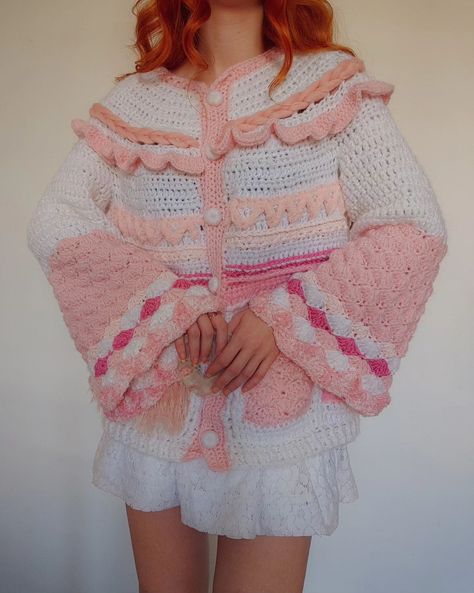 🌸pink, girly, cozy🌸 This handmade crochet cardigan showcases a beautiful blend of soft pink, white, and cream hues, adorned with intricate details like puffy sleeves, braided accents, and delicate buttons. Its girly design makes it a perfect match for both casual and romantic looks. Available now in M/L size, with the option to customize colors and sizes to fit your style. The ideal cozy layer for in-between seasons!🫶🌷🎀 💘Handmade 💘Ready to ship in M/L size 💘Custom colors and sizes available ... Crochet Cardigans, Girly Design, Romantic Look, Puffy Sleeves, Crochet Cardigan, Intricate Details, Handmade Crochet, Soft Pink, Perfect Match