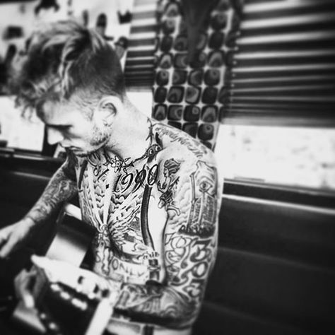 Mgk Lace Up, Music Machine, Colson Baker, Boy Music, American Rappers, St Joseph, Man Crush, Tattoo On, Music Is Life