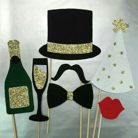 New Year Props, Decor Photobooth, New Year Diy, New Years Wedding, Nye Wedding, New Years Eve Weddings, Diy Event, Nye Party, New Year's Eve Party