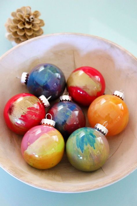 How to Paint Glass Ball Ornaments Paint In Clear Ornaments Glass Ball, Hand Painted Ornaments Glass Ball, Ornaments Painting, How To Paint Glass, Glass Ornaments Diy, Painted Glass Ornaments, Ornaments Painted, Clear Christmas Ornaments, Clear Glass Ornaments