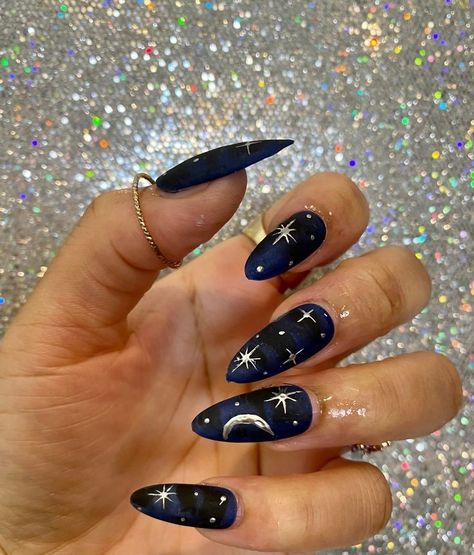 Moon And Star Nails Acrylic Short, Moon Accent Nail, Black Moon And Star Nails, Midnight Blue Nails With Stars, Black Fairy Nails, North Star Nails, Dark Blue Nails With Stars, Navy Blue Star Nails, Dark Blue Star Nails